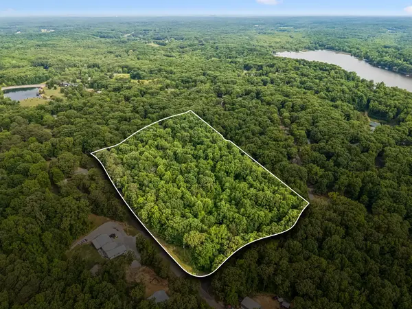 25 Stirling Rd, Camden, TN 38320