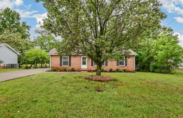 1480 Sunshine Dr, Clarksville, TN 37042