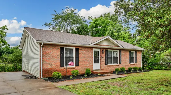 1480 Sunshine Dr, Clarksville, TN 37042