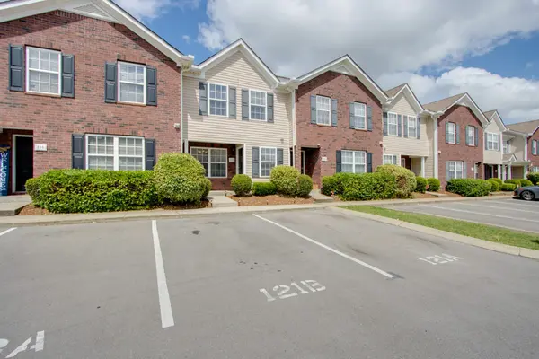 121 Oak Valley Cir, Smyrna, TN 37167