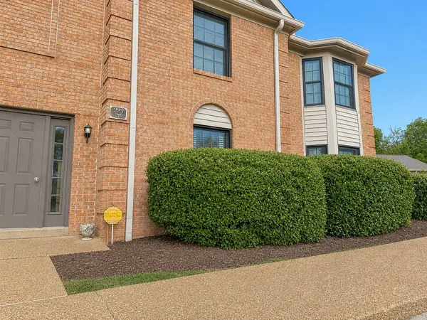 219 Ellington Pl,  Madison,  TN 37115