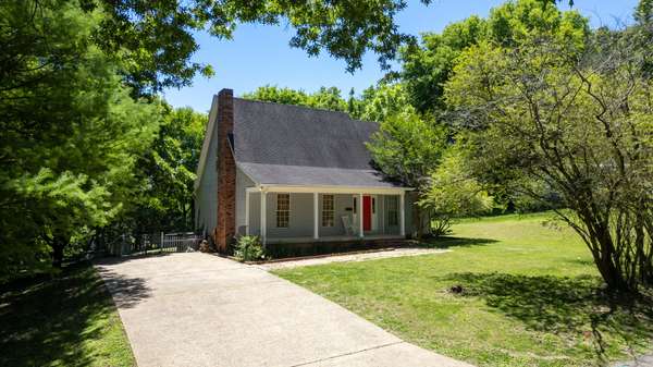 105 Flower Ln, Paris, TN 38242
