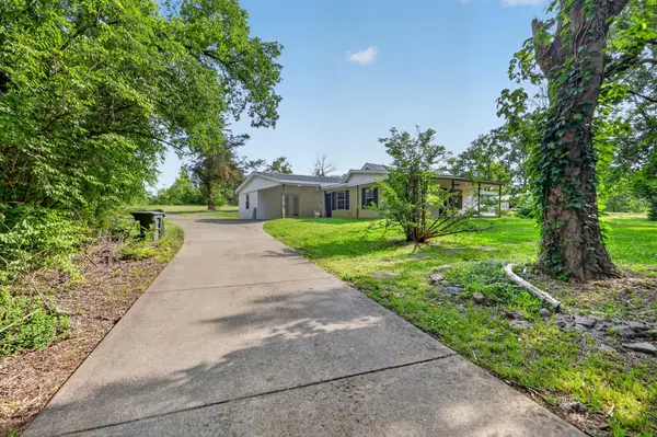 561 Odoms Bend Rd, Gallatin, TN 37066