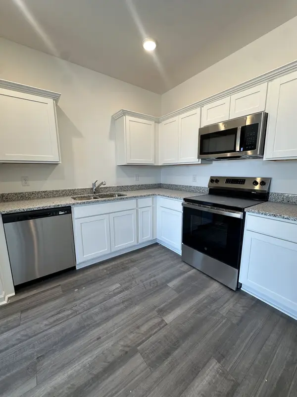 225 Darlington Drive, Dickson, TN 37055