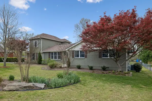 2913 Fernbrook Ln, Nashville, TN 37214