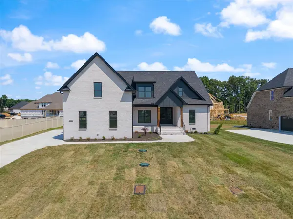 2813 Canfield Dr, Murfreesboro, TN 37128