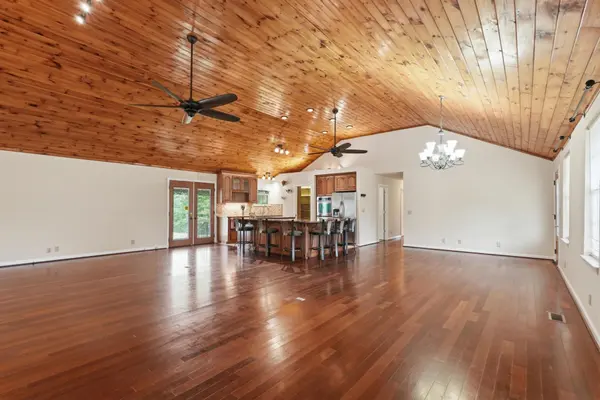 5 Allen Ln, Brush Creek, TN 38547