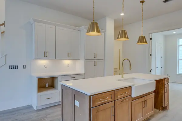 110 Myrtle St #Unit E, Nashville, TN 37206
