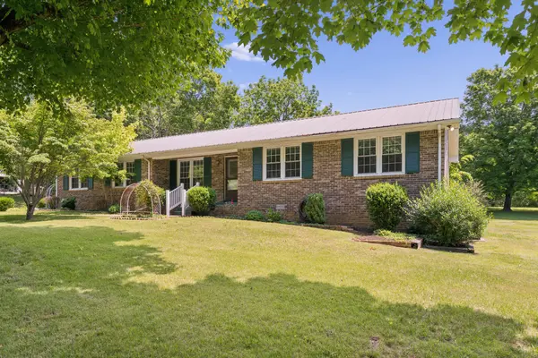 8904 Pinewood Rd, Lyles, TN 37098