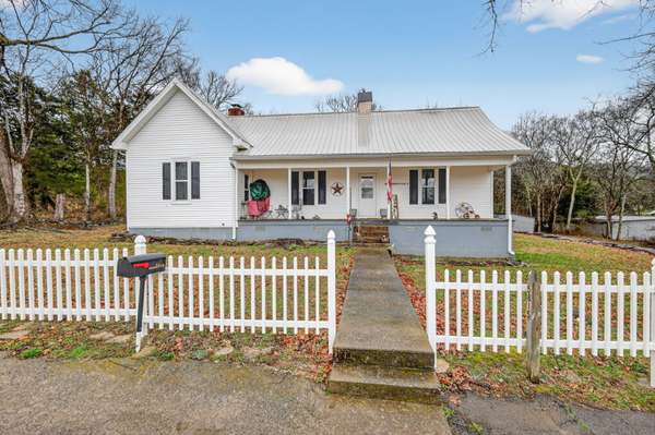 5815 Bradyville Rd, Bradyville, TN 37026