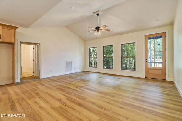 210 Creekview Court, Jamestown, TN 38556
