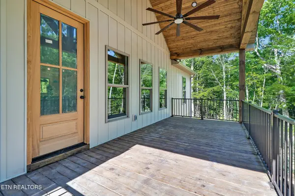 210 Creekview Court, Jamestown, TN 38556