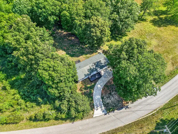 1883 Browntown Rd, Sparta, TN 38583