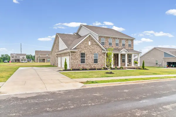 210 Autumn Fern Ct, Clarksville, TN 37043