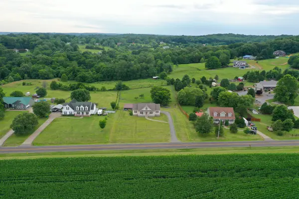 2195 Chester Harris Rd, Woodlawn, TN 37191