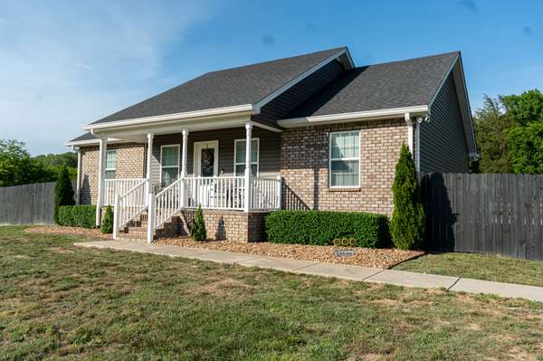 494 Rogues Fork Rd, Bethpage, TN 37022