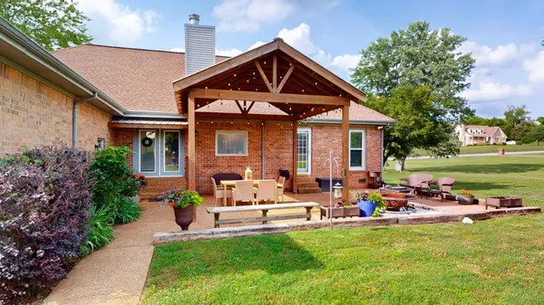 716 E Meadows Dr, Mount Juliet, TN 37122