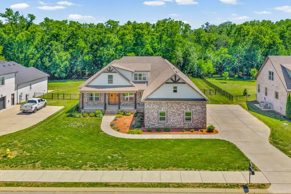 2015 Everest Dr, Gallatin, TN 37066