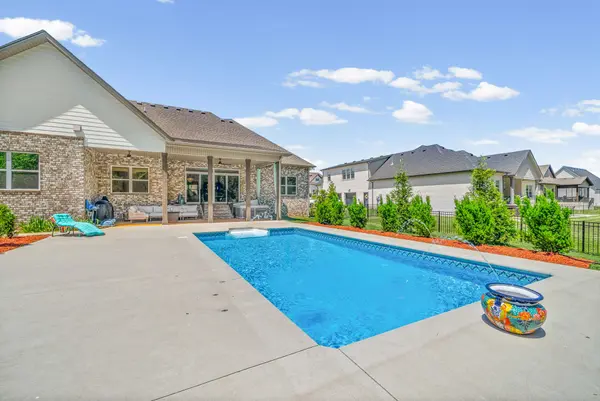 2015 Everest Dr, Gallatin, TN 37066