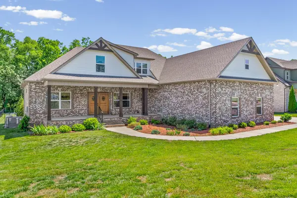 2015 Everest Dr, Gallatin, TN 37066