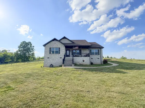 1631A Rock Bridge Rd, Bethpage, TN 37022