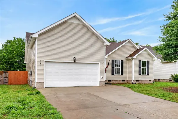 3706 Nadia Dr, Clarksville, TN 37040