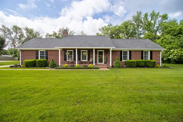 303 Stephanie Dr, White House, TN 37188
