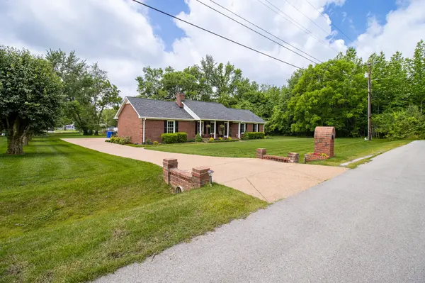 303 Stephanie Dr, White House, TN 37188