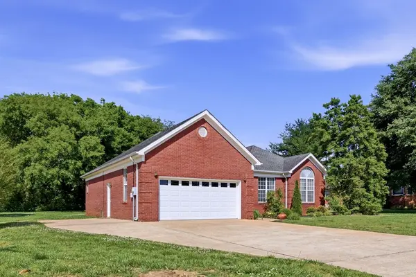 1130 Austin Cir, Lawrenceburg, TN 38464