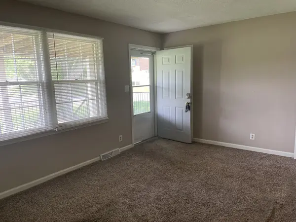 239 Raintree Dr, Clarksville, TN 37042