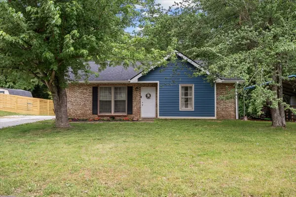 321 Kevin Dr,  Dickson,  TN 37055