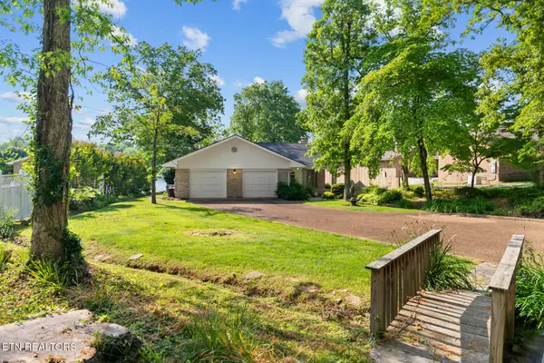 8331 Cherokee Tr, Crossville, TN 38572
