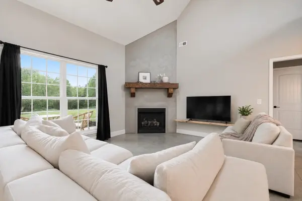 1027 Lockridge Ln, Ashland City, TN 37015