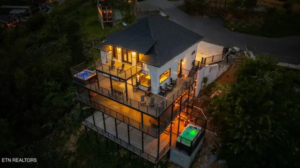922 Piney Butt Way, Gatlinburg, TN 37738