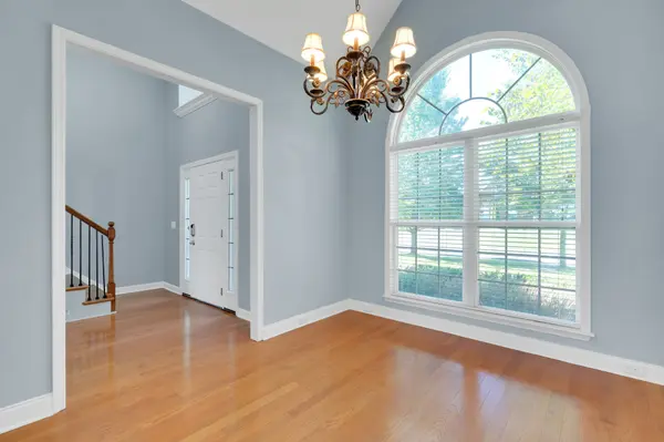 1318 Davy Crockett Dr, Murfreesboro, TN 37129