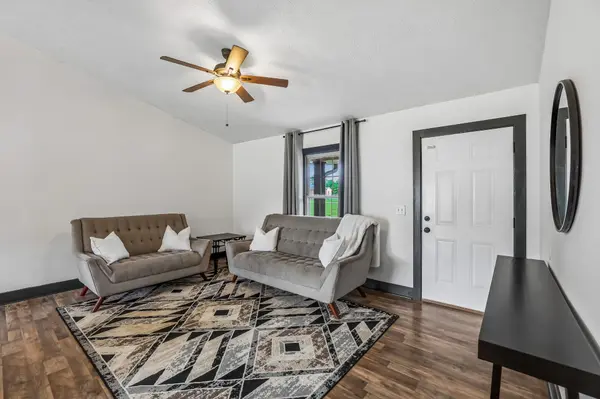 2504 Sundance Ct, Christiana, TN 37037