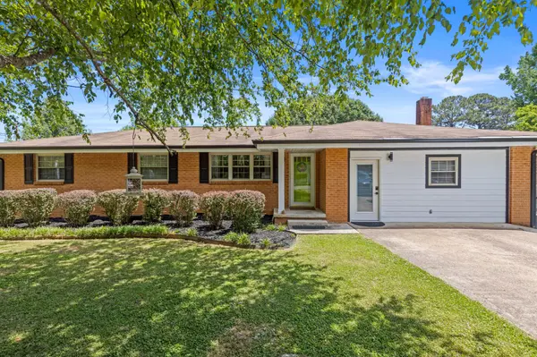 1708 Winifred Drive,  Fort Oglethorpe,  GA 30742
