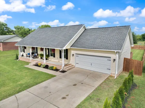 2012 Lands End Ct, Hopkinsville, KY 42240