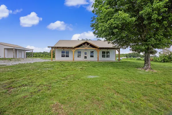 8 Self Rd, Lawrenceburg, TN 38464