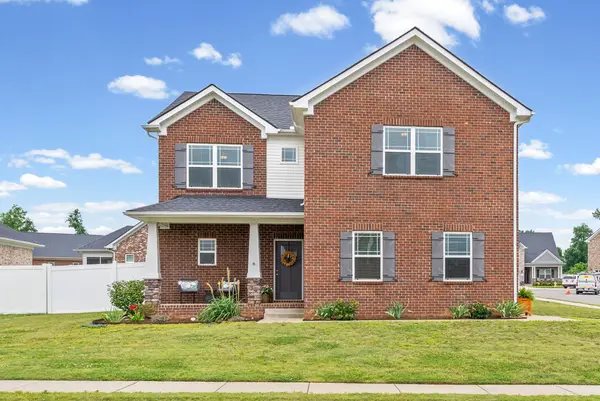 719 Reflections Ln,  Pleasant View,  TN 37146
