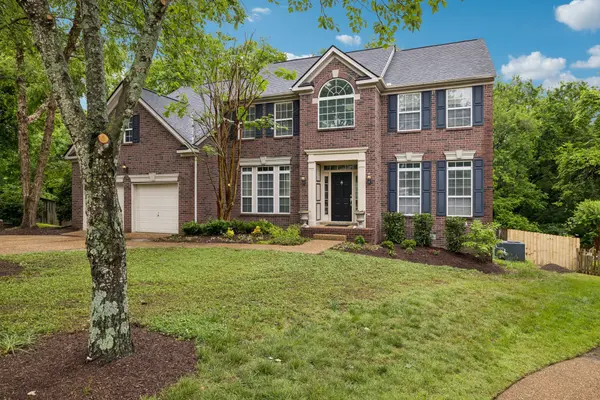 813 Glenavon Ct, Nashville, TN 37220