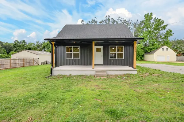 111 Blackwood Dr, Summertown, TN 38483