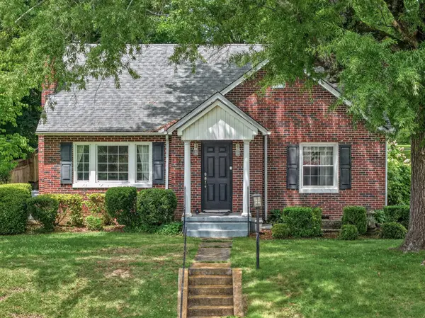 502 4th Ave, Fayetteville, TN 37334