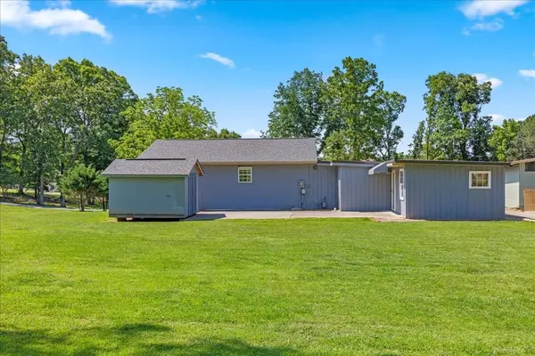 224 County Road 146, Riceville, TN 37370