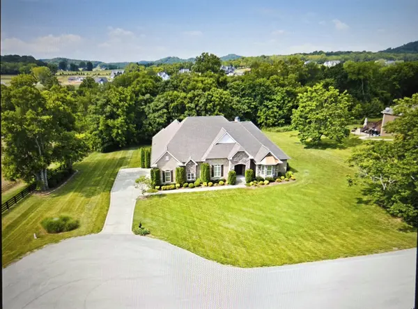 5232 Mead Park Dr, Thompsons Station, TN 37179