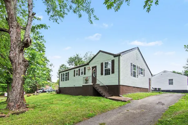 971 Woody Hills Dr, Clarksville, TN 37040
