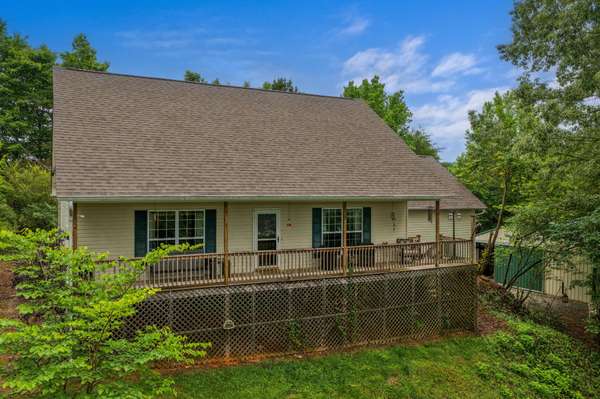 965 Lakewood Village Road, Spring City, TN 37381