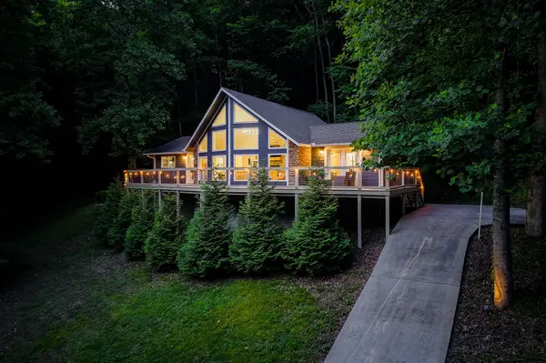 2499 Shoreside Dr, Smithville, TN 37166