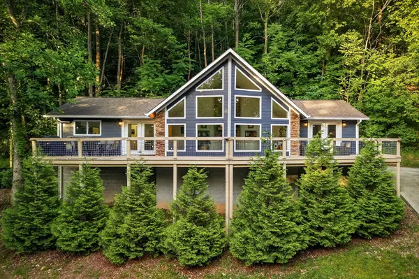 2499 Shoreside Dr, Smithville, TN 37166