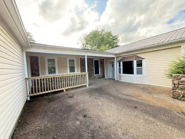 71 N Hampton Ln, Jackson, TN 38305